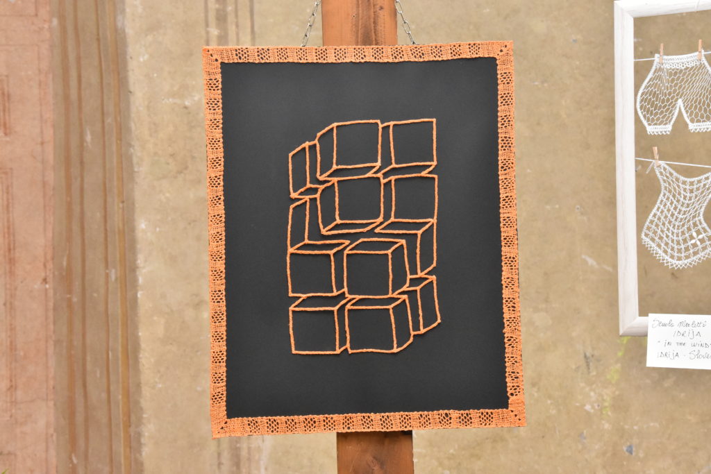 Associaciò de Puntaires de La Garriga, Montserrat Arimany, "Equilibri"